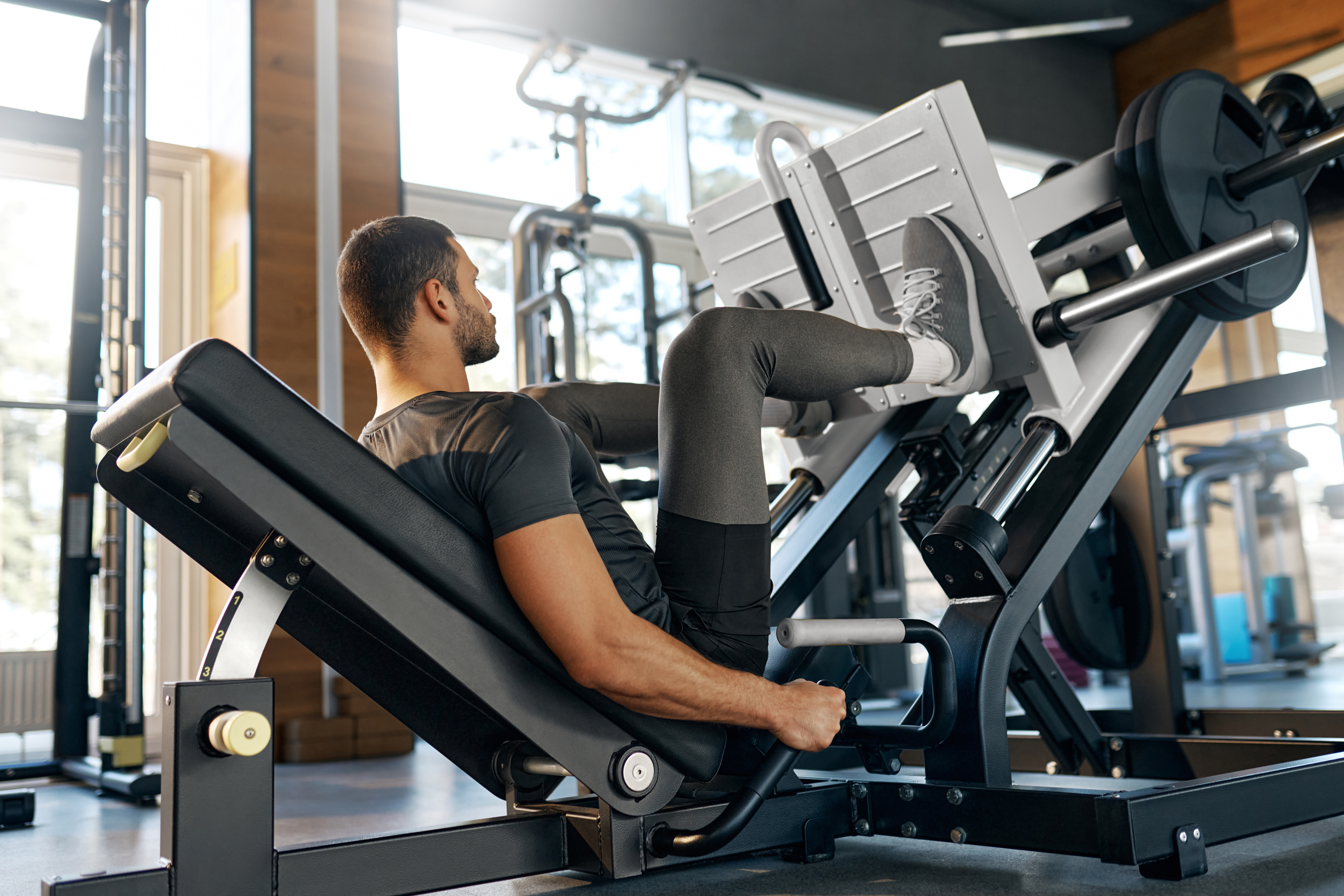 Kraftgeräte in einem Fitness Express Club – Platzhalter